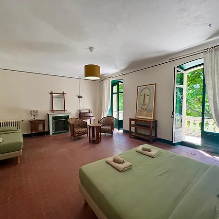 Bed and breakfast Madame-chambre D'hote-villa Magdala