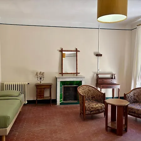 Bed and breakfast Madame-chambre D'hote-villa Magdala 3*