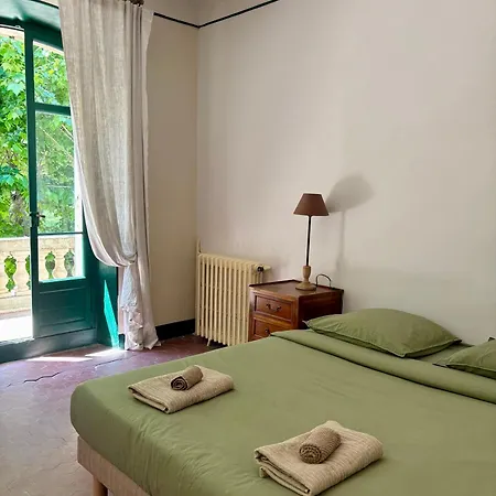 Bed and breakfast Madame-chambre D'hote-villa Magdala